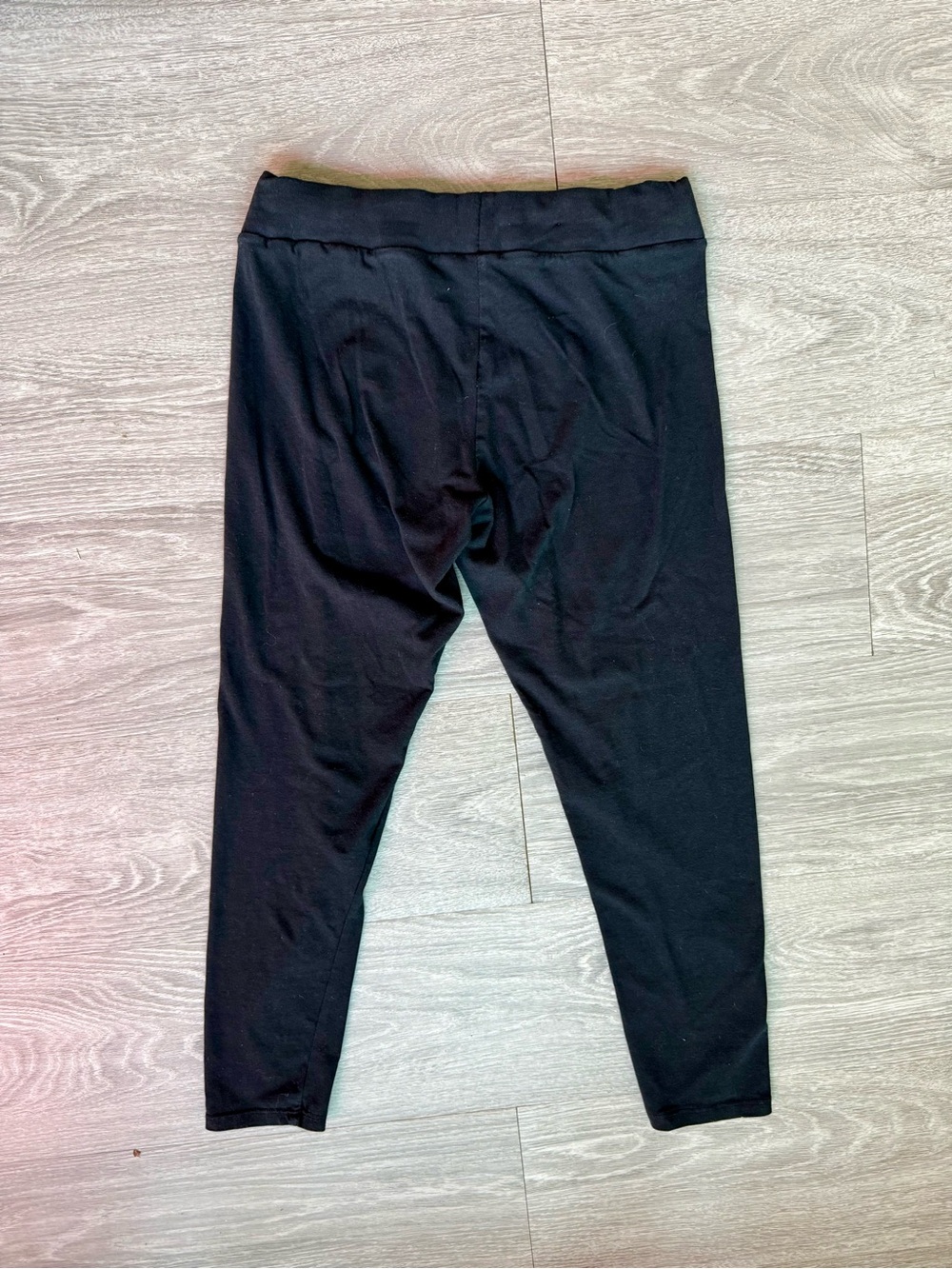 Mossimo Women’s Black leggings L gently used - Picture 4 of 5